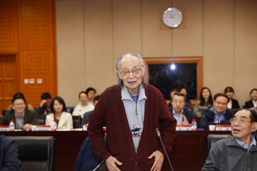 老教授代表谢锡善发言_副本.jpg