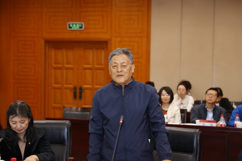 老教授代表刘国权发言_副本.jpg